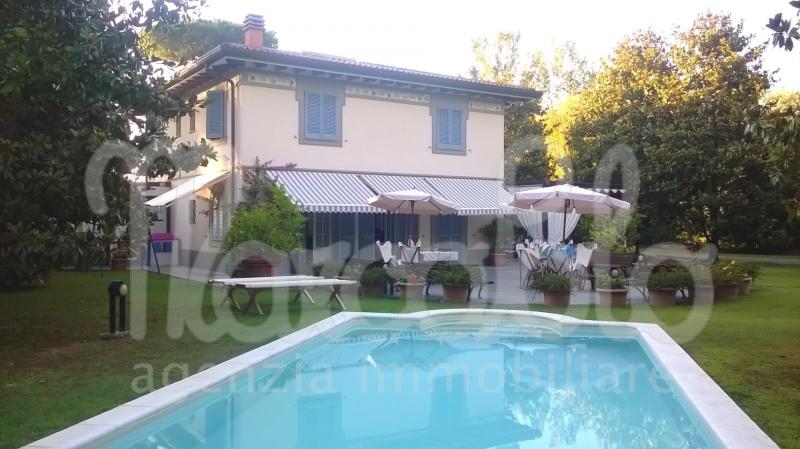 casa indipendente in affitto a Forte dei Marmi in zona Roma Imperiale