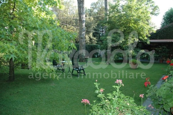 casa indipendente in affitto a Forte dei Marmi in zona Roma Imperiale