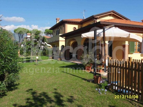 casa indipendente in affitto a Forte dei Marmi