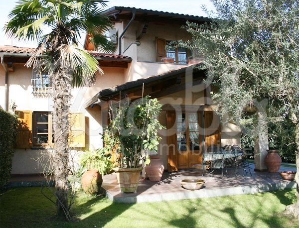 casa indipendente in affitto a Forte dei Marmi