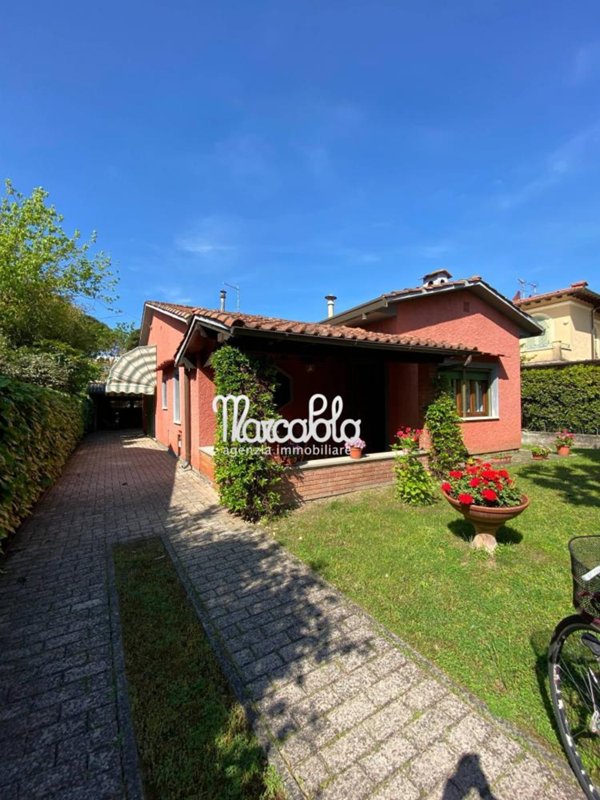 casa indipendente in affitto a Forte dei Marmi