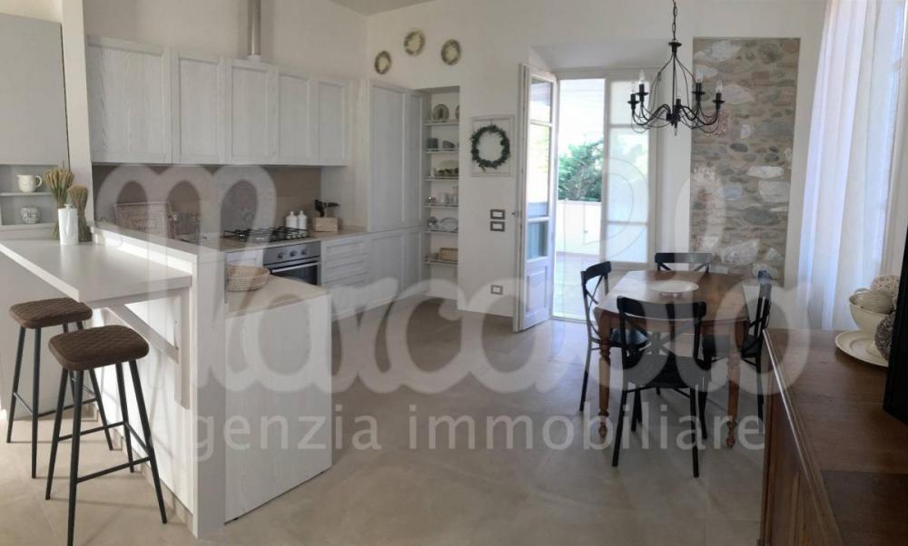 appartamento in affitto a Forte dei Marmi in zona Vittoria Apuana