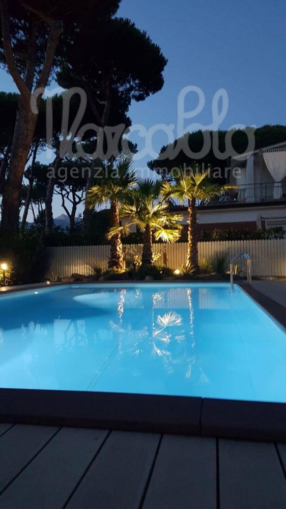 casa indipendente in affitto a Forte dei Marmi in zona Vittoria Apuana
