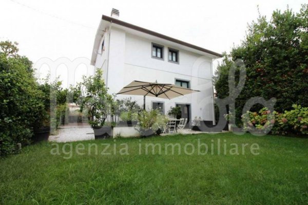 casa indipendente in affitto a Forte dei Marmi