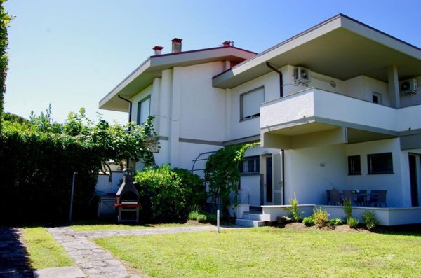 casa indipendente in affitto a Forte dei Marmi