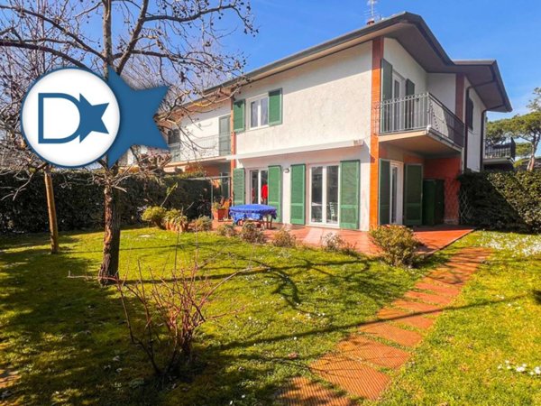 casa indipendente in affitto a Forte dei Marmi in zona Vittoria Apuana