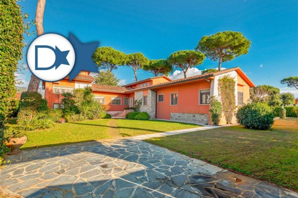 casa indipendente in affitto a Forte dei Marmi in zona Vittoria Apuana