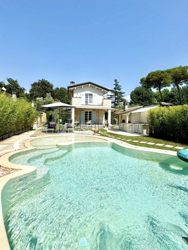 casa indipendente in affitto a Forte dei Marmi