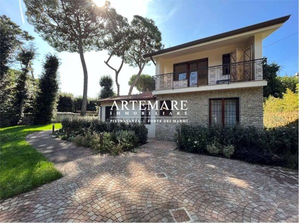 casa indipendente in affitto a Forte dei Marmi in zona Roma Imperiale
