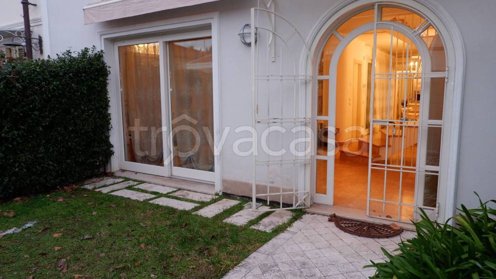 casa indipendente in affitto a Forte dei Marmi