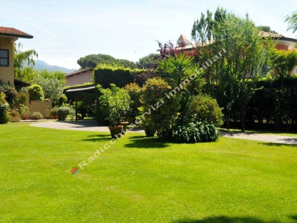 casa indipendente in affitto a Forte dei Marmi in zona Roma Imperiale