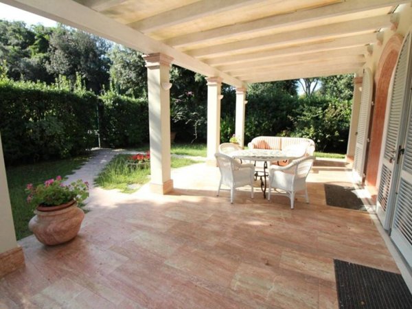 casa indipendente in affitto a Forte dei Marmi in zona Roma Imperiale