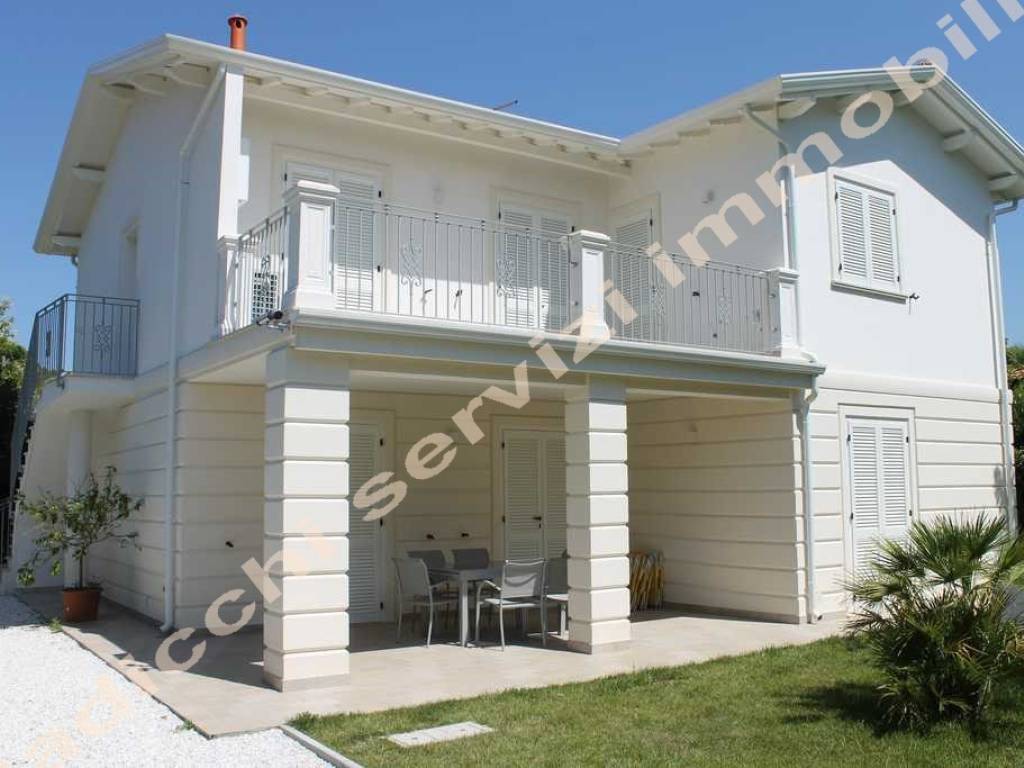 casa indipendente in affitto a Forte dei Marmi in zona Vittoria Apuana