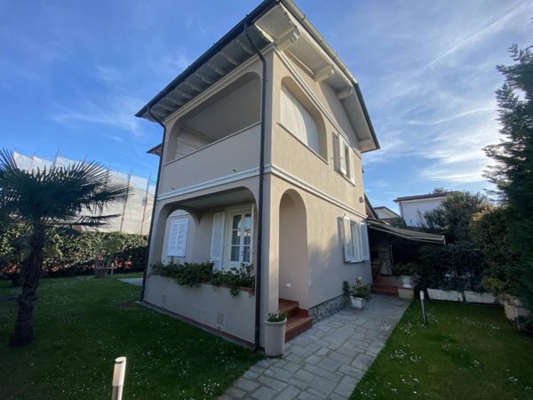 casa indipendente in affitto a Forte dei Marmi