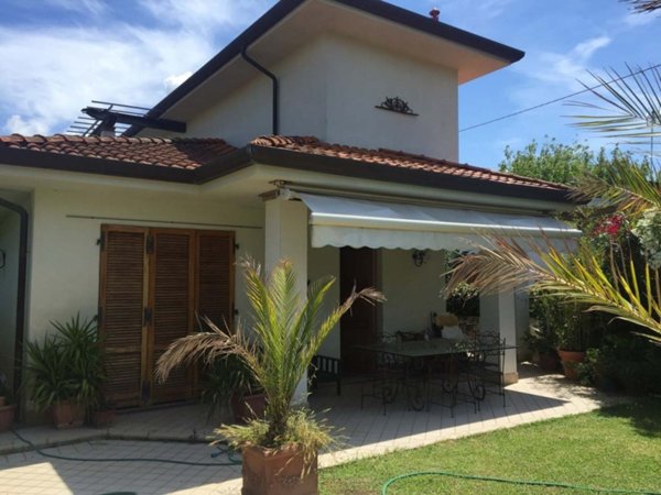 casa indipendente in affitto a Forte dei Marmi