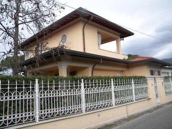 casa indipendente in affitto a Forte dei Marmi