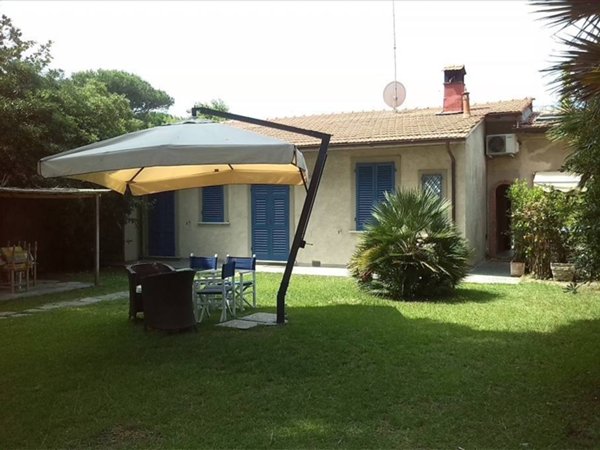 casa indipendente in affitto a Forte dei Marmi in zona Vittoria Apuana