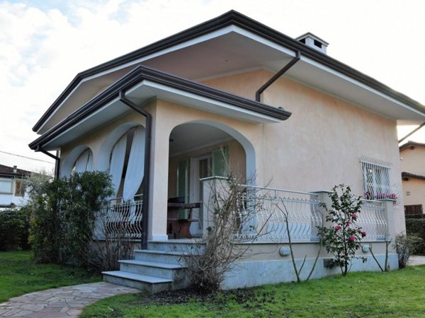 casa indipendente in affitto a Forte dei Marmi