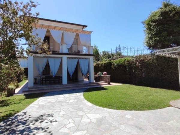 casa indipendente in affitto a Forte dei Marmi