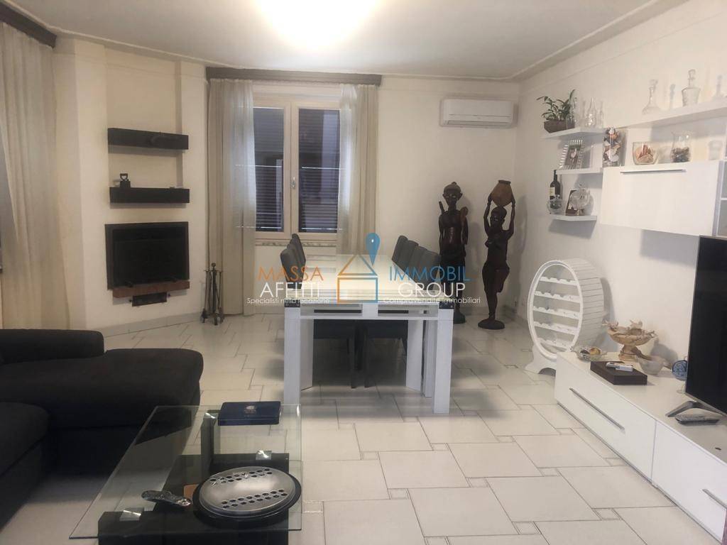 casa indipendente in affitto a Forte dei Marmi in zona Vittoria Apuana