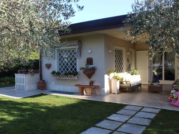 casa indipendente in affitto a Forte dei Marmi