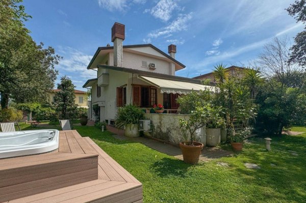 casa indipendente in affitto a Forte dei Marmi