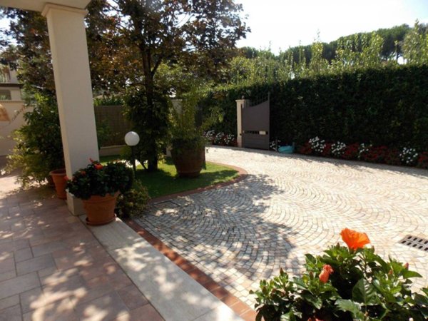 casa indipendente in affitto a Forte dei Marmi in zona Vittoria Apuana