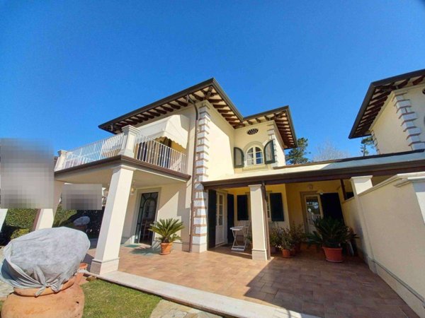 casa indipendente in affitto a Forte dei Marmi in zona Vittoria Apuana