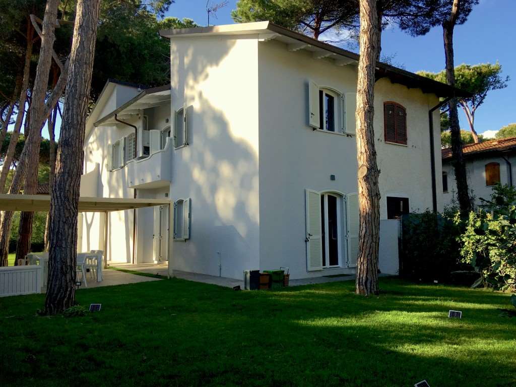 appartamento in affitto a Forte dei Marmi in zona Vittoria Apuana