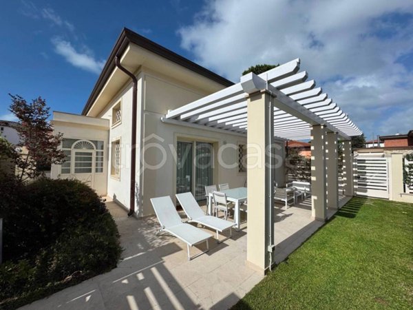 casa indipendente in affitto a Forte dei Marmi