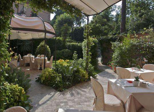 negozio in affitto a Forte dei Marmi