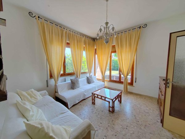 casa indipendente in affitto a Forte dei Marmi in zona Vittoria Apuana