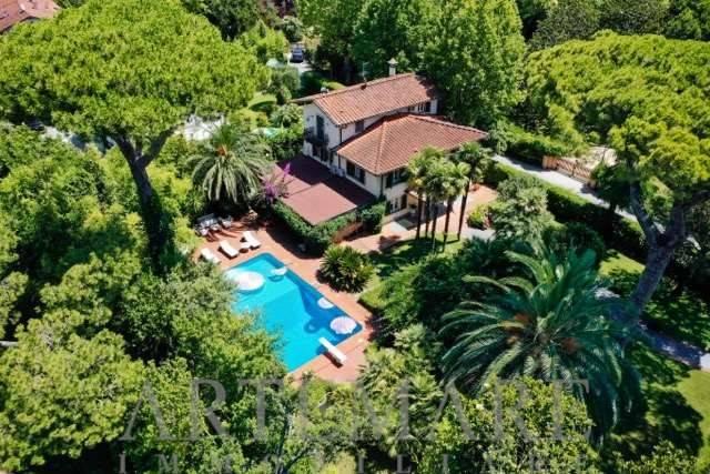 casa indipendente in affitto a Forte dei Marmi in zona Roma Imperiale