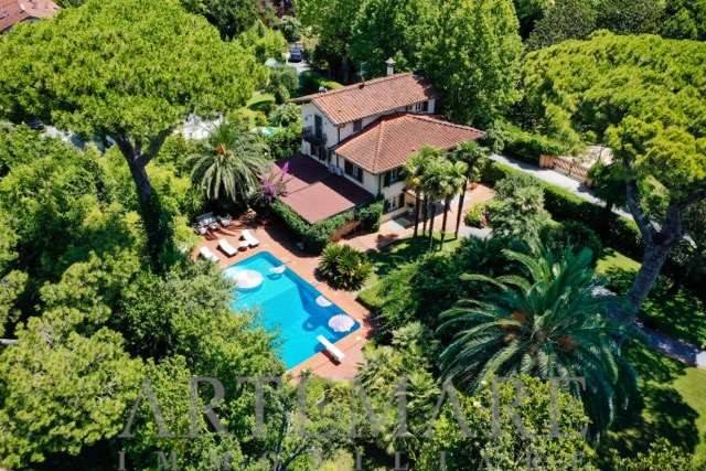 casa indipendente in affitto a Forte dei Marmi in zona Roma Imperiale