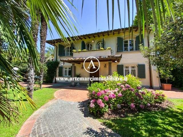 casa indipendente in affitto a Forte dei Marmi in zona Roma Imperiale