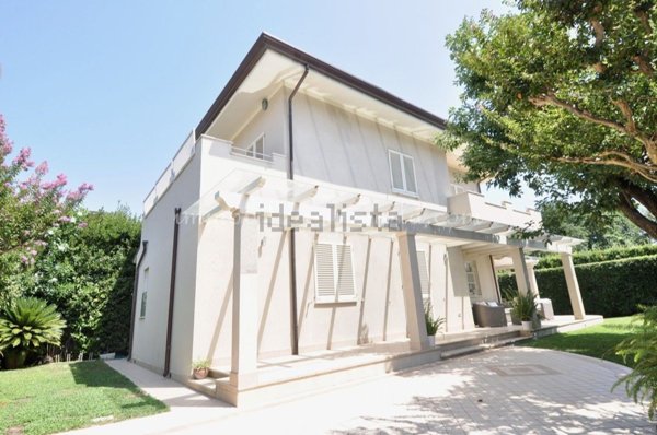 casa indipendente in affitto a Forte dei Marmi