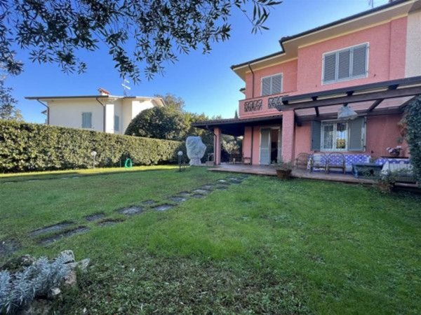 casa indipendente in affitto a Forte dei Marmi