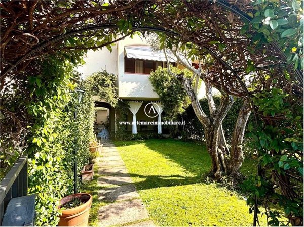 casa indipendente in affitto a Forte dei Marmi