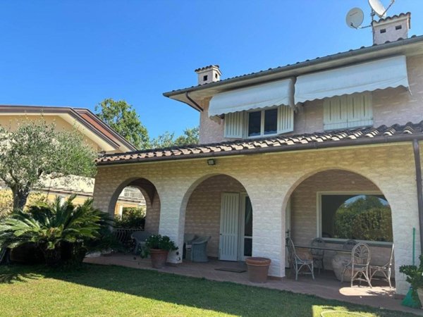 casa indipendente in affitto a Forte dei Marmi