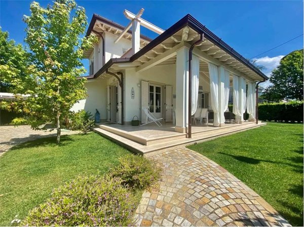 casa indipendente in affitto a Forte dei Marmi