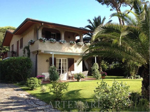 casa indipendente in affitto a Forte dei Marmi in zona Vittoria Apuana