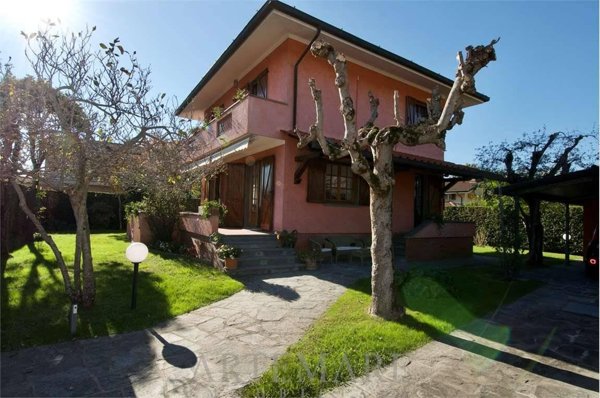 casa indipendente in affitto a Forte dei Marmi