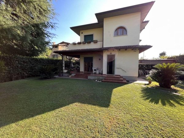 casa indipendente in affitto a Forte dei Marmi