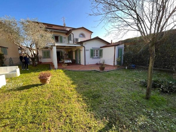 casa indipendente in affitto a Forte dei Marmi