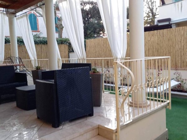 casa indipendente in affitto a Forte dei Marmi in zona Roma Imperiale