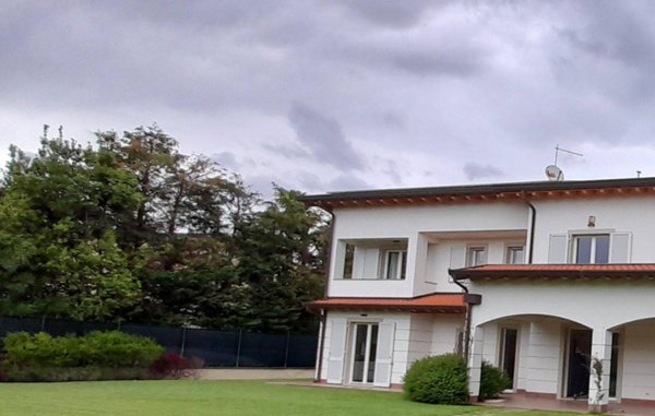casa indipendente in affitto a Forte dei Marmi in zona Vittoria Apuana