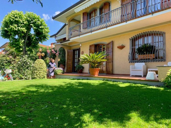 casa indipendente in affitto a Forte dei Marmi