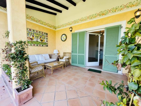 casa indipendente in affitto a Forte dei Marmi in zona Vittoria Apuana