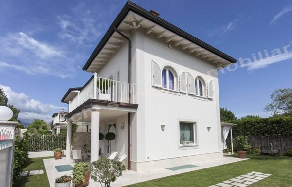 casa indipendente in affitto a Forte dei Marmi