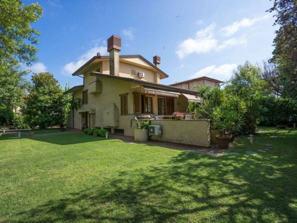 casa indipendente in affitto a Forte dei Marmi